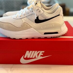 Nike Air Max Systm - Black and White
